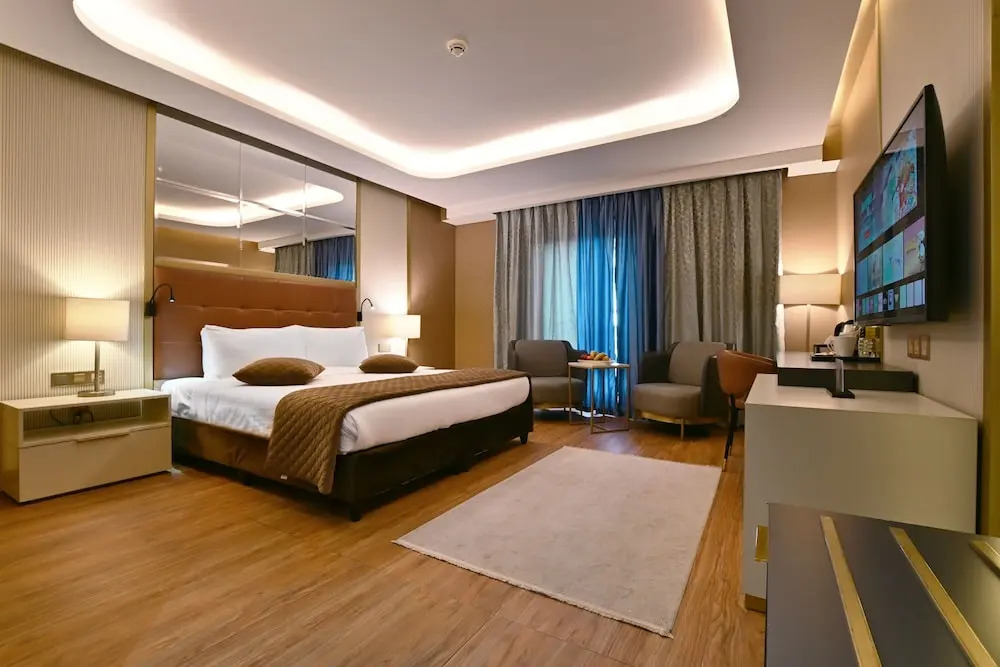 Petra Moon Luxury Hotel