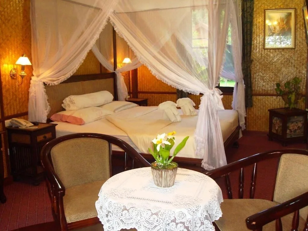Viang Yonok Hotel, Restaurant, Sports Club