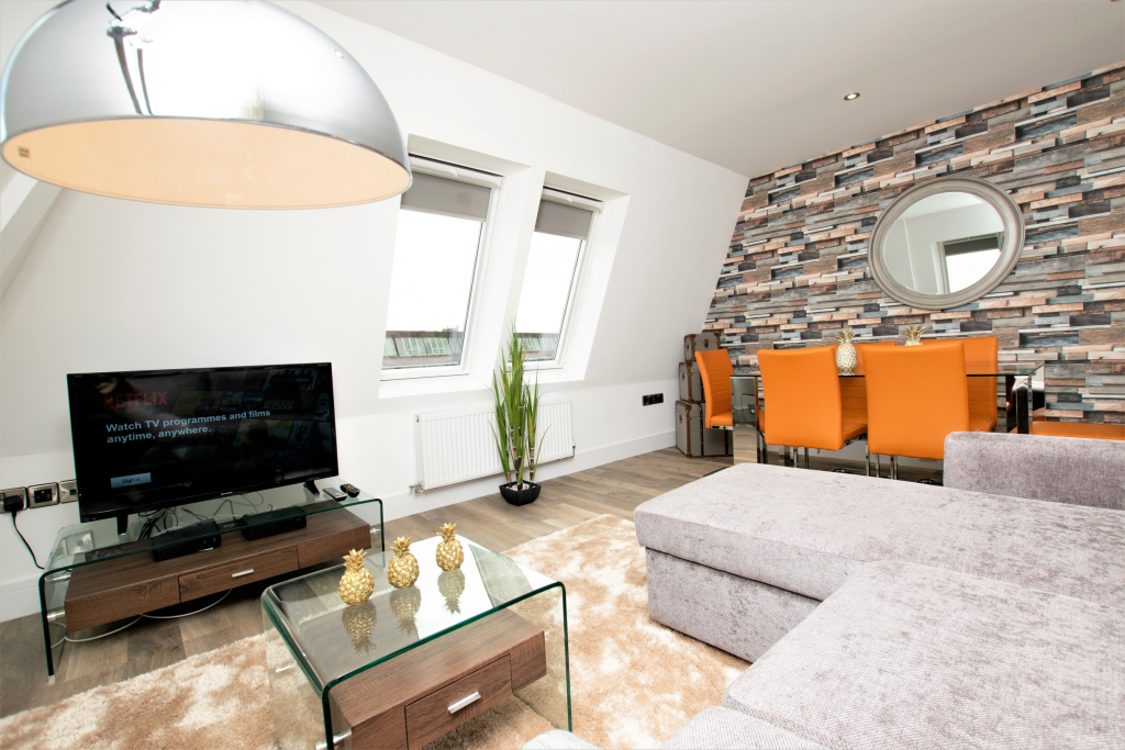 Your Apartment | Bristol Rowan Tree - No.7
