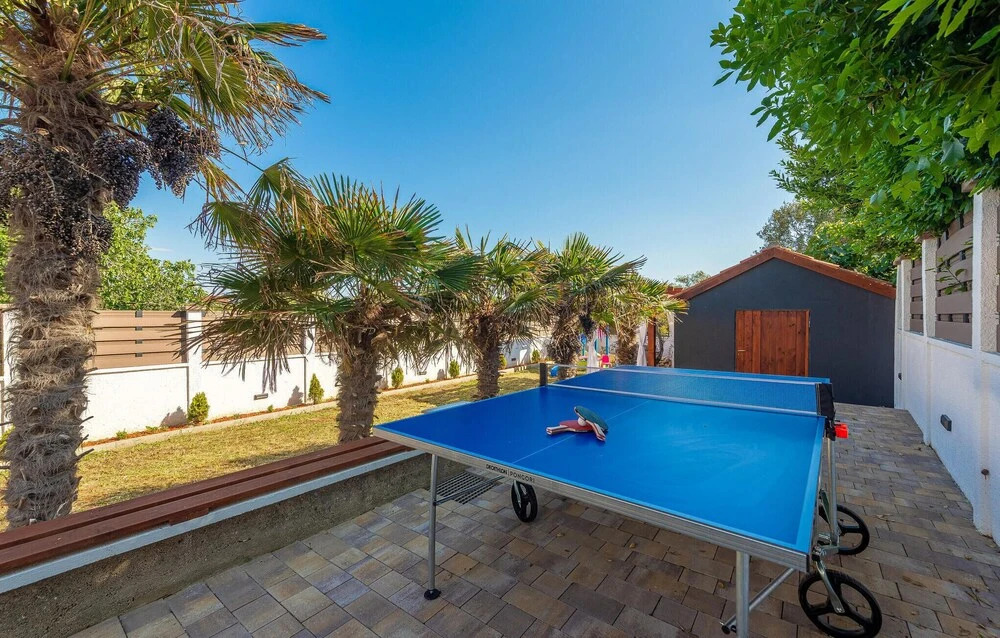 Beautiful Home in Vir With 4 Bedrooms and Wifi