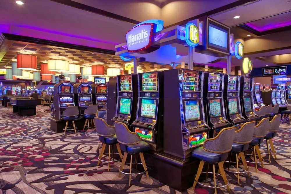 Harrahs Council Bluffs Hotel & Casino - A Caesars Rewards Destination