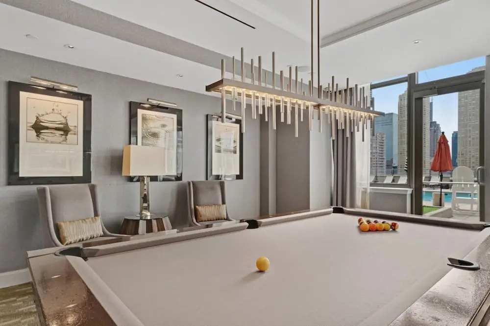 Bluebird Suites near PATH