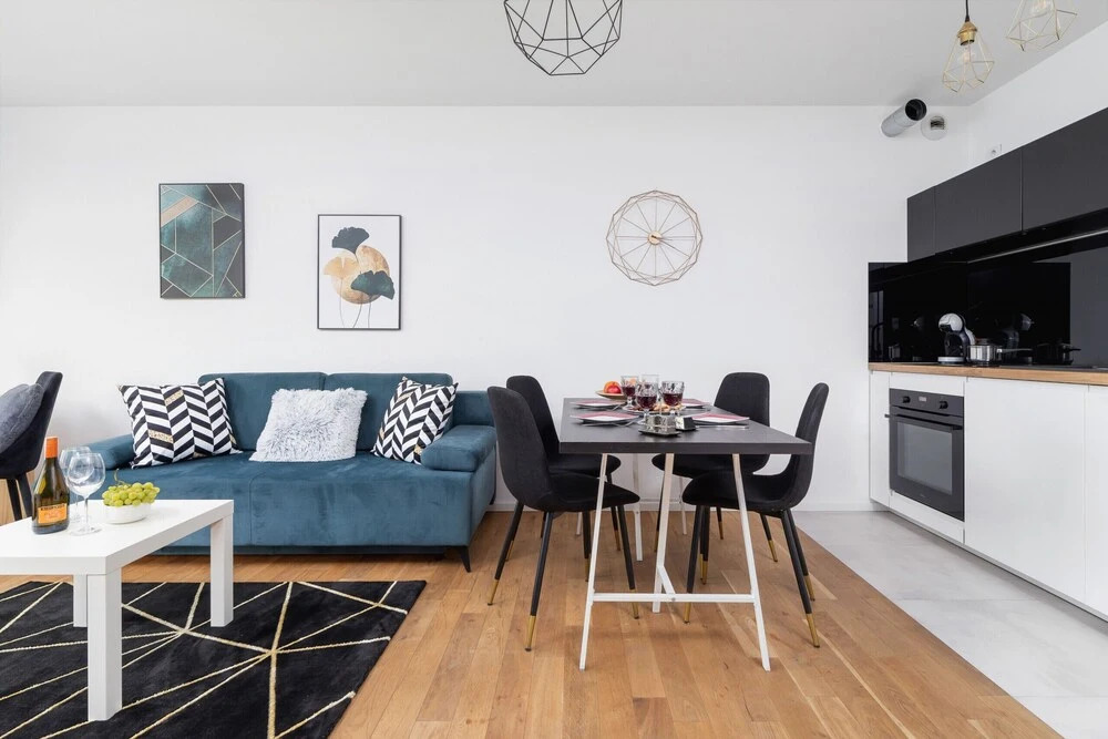 Riva Verona Apartment by Renters Prestige