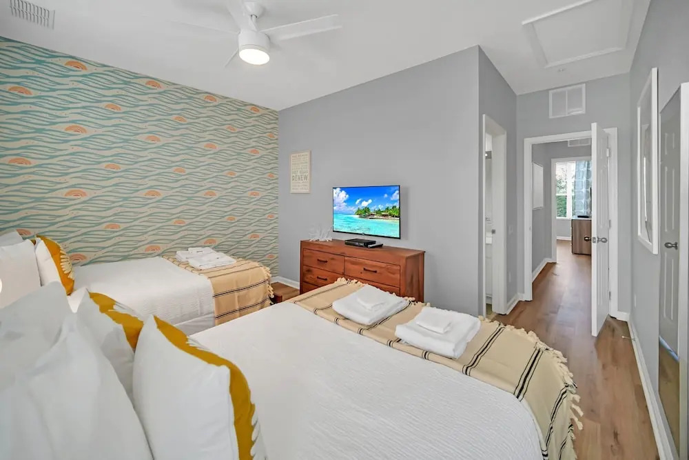 Spacious and Modern Townhome! Close to Attractions and Conventions Center! 3vc5014-10