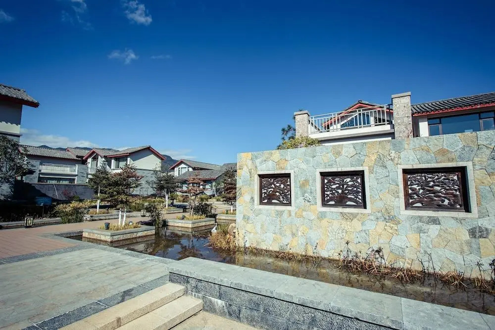 Snowy Sands Resort