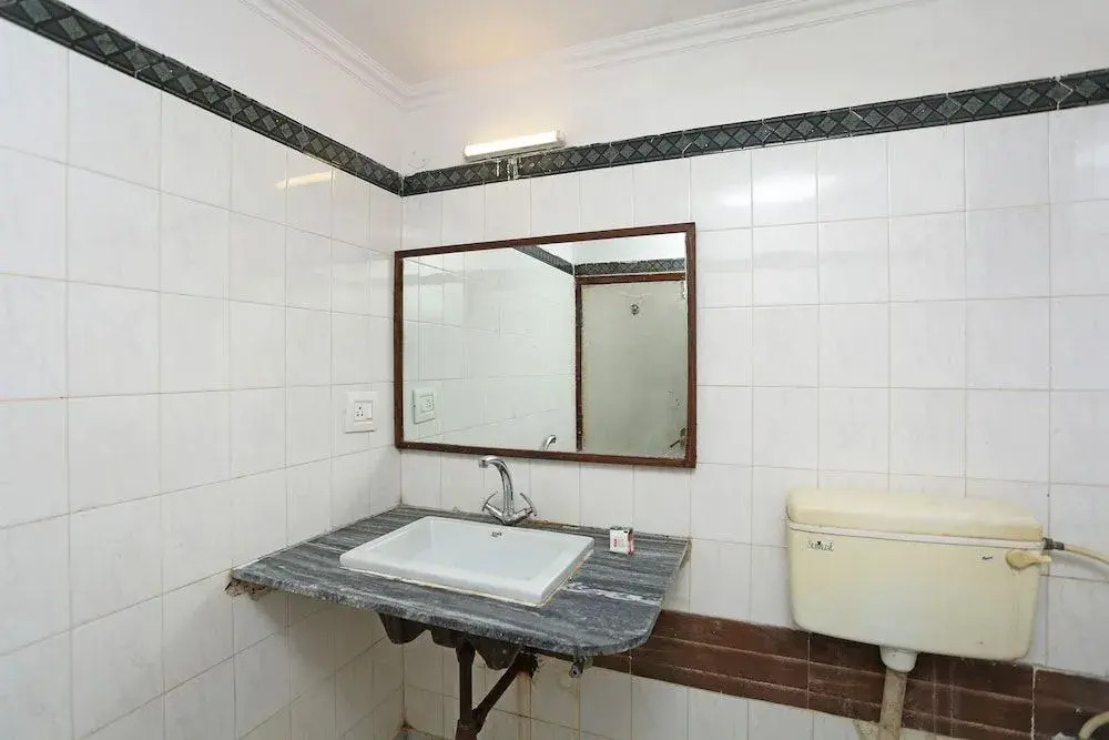 OYO 23240 Hotel Pramod Palace
