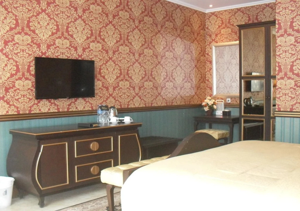 Liz Palace Inn