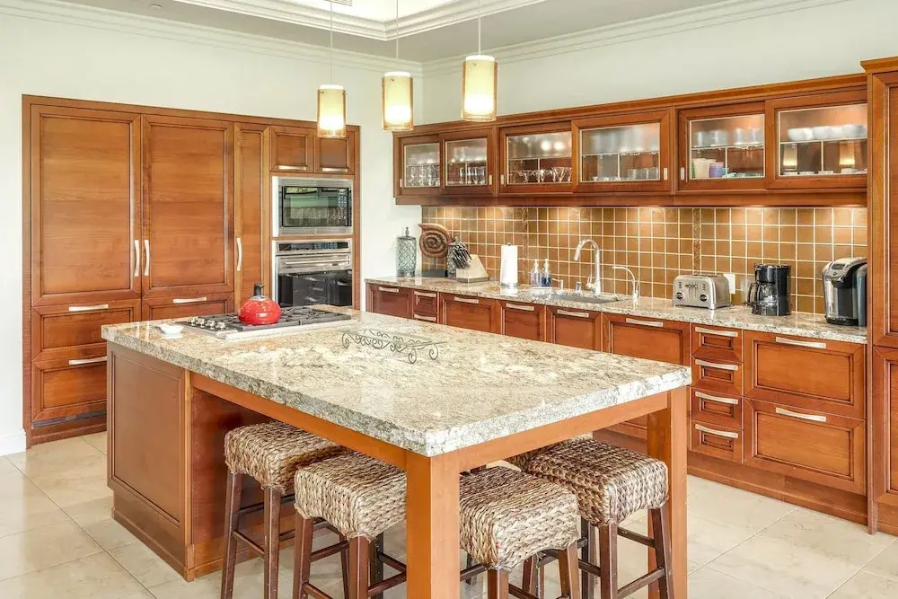 Luxurious Ho'olei 12-2, Lush View, Close to Pool, Sleeps 8 in Beds, Central AC!