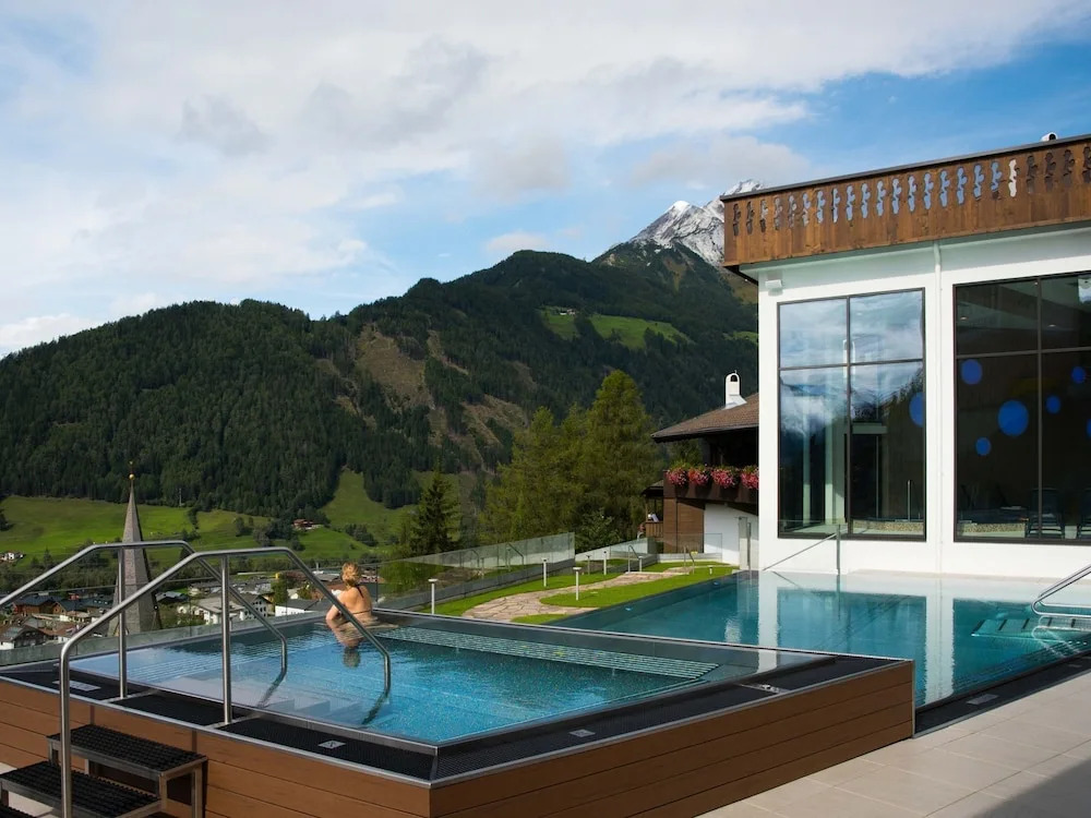 Luxurious Apartment with Swimming Pool in Matrei