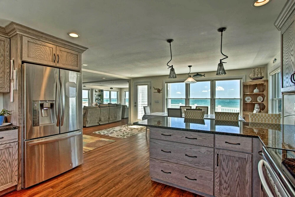 Romantic Retreat on the Sand: Cape Cod Beach House