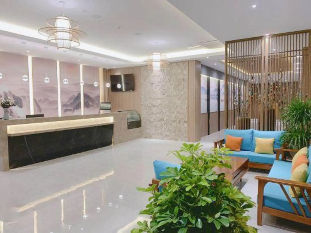 YahaoZhenxuan Hotel (ZhangJiaGang Shopping Park Branch)