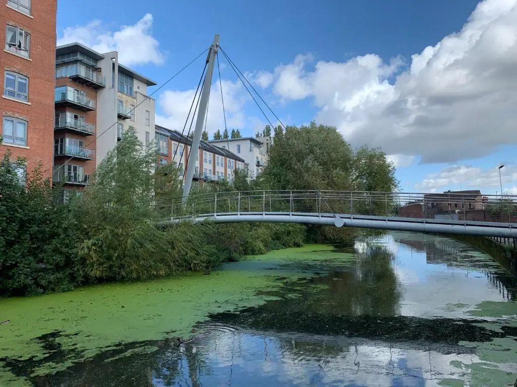 Riverside Studio Apartments Close To City Centre