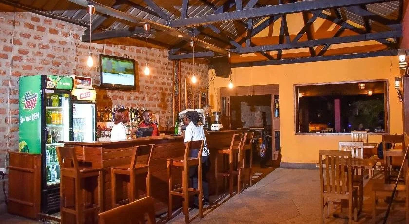 Jolly Court Hotel