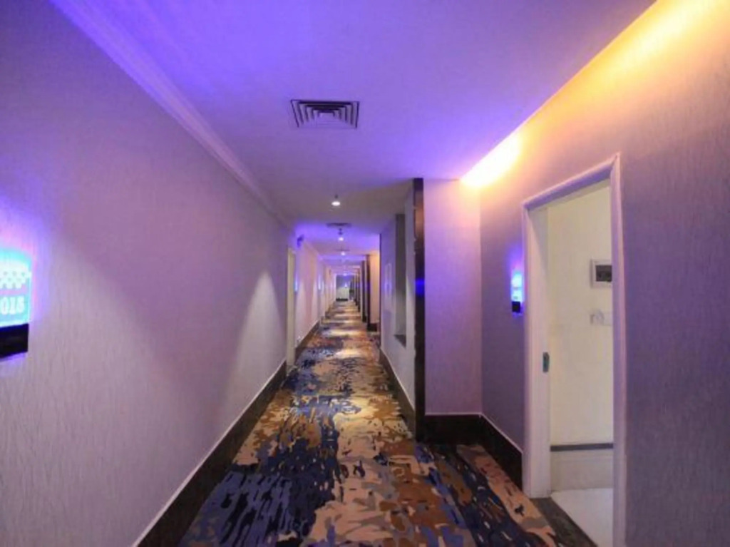 Huigang Boutique Hotel (Guangzhou North Railway Station Huaguoshan Park Subway Station)