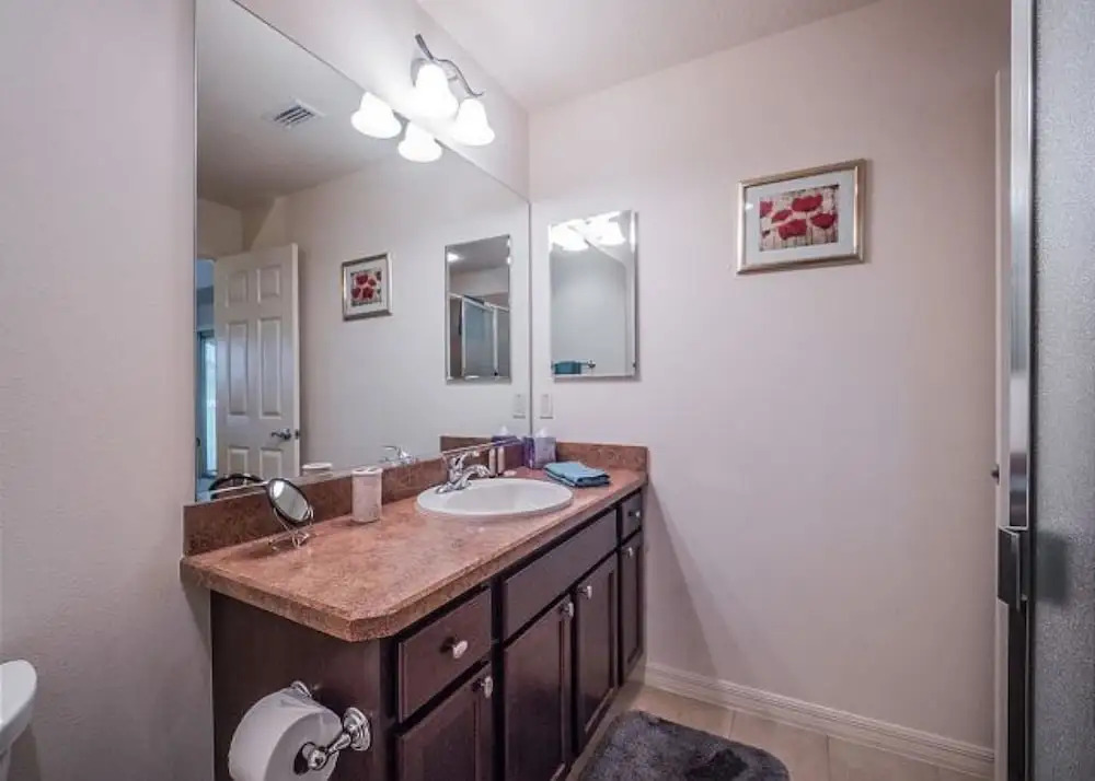 Vestridge Ave 3490 by White Pelican VR