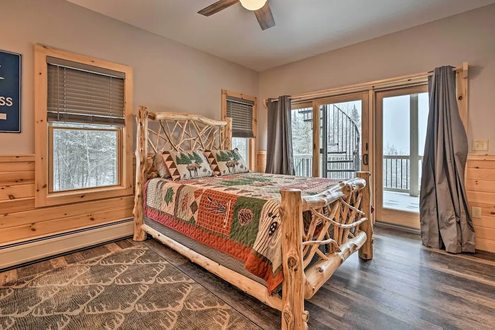 Rustic 3-story Pittsburg Cabin w/ Lake & Mtn Views