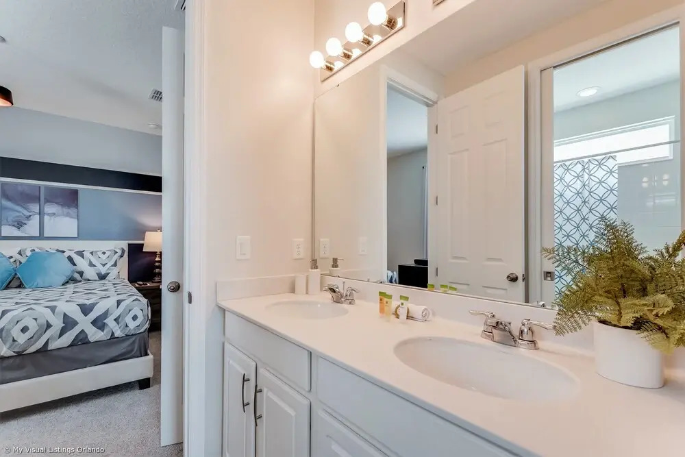 1580 Nassau Point Trail