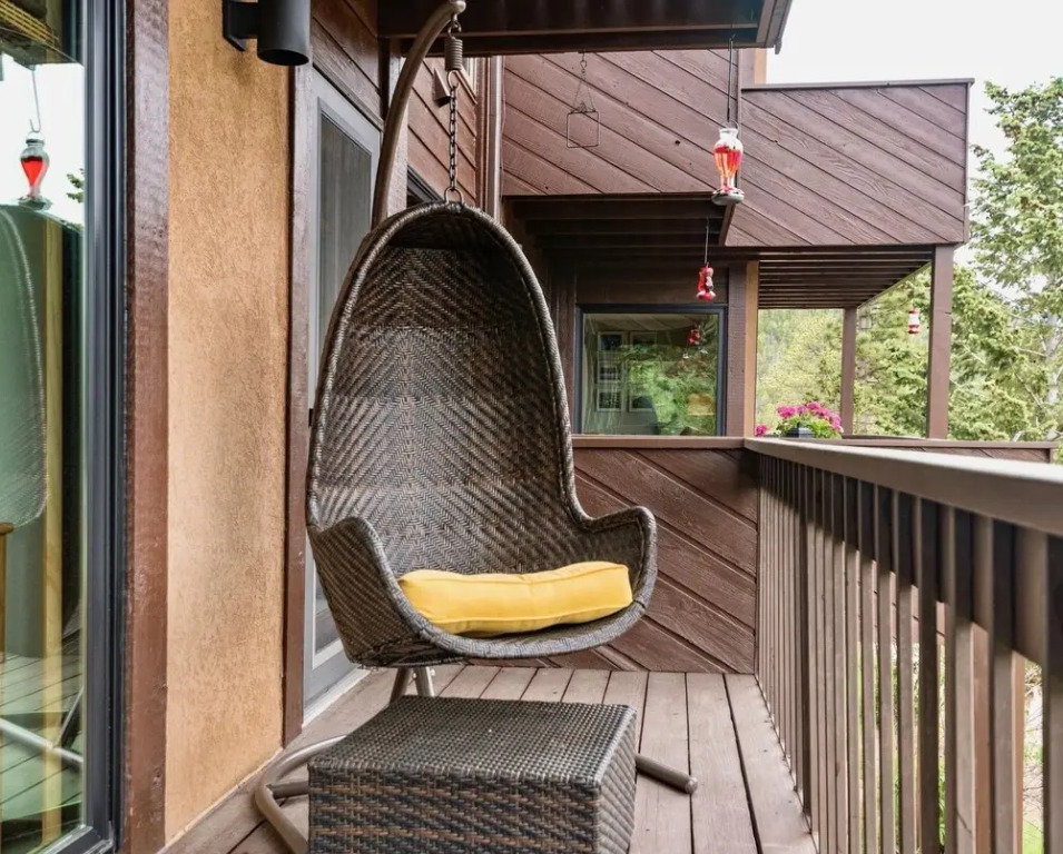 Cloud Camp Luxury  At Windcliff 2 Bedroom Home by RedAwning