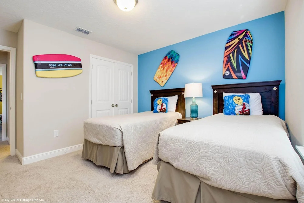 Tropical Luxury Near Disney! Professionally Decorated With Huge Pool, Game Room. 6bd/ 4.5ba #6st129