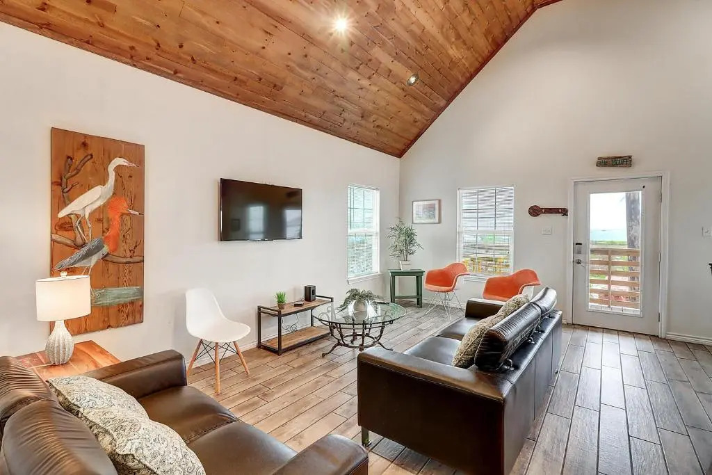 Coles Cabin LV124