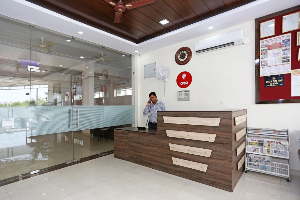 OYO 8425 Hotel Shiv Palace