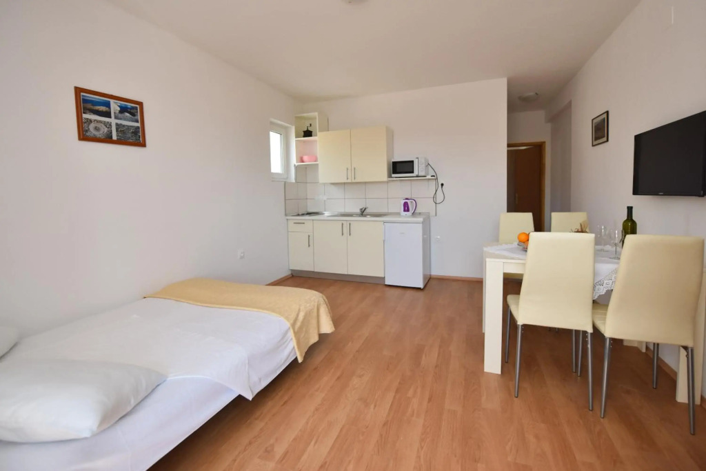 Apartments Zakarija