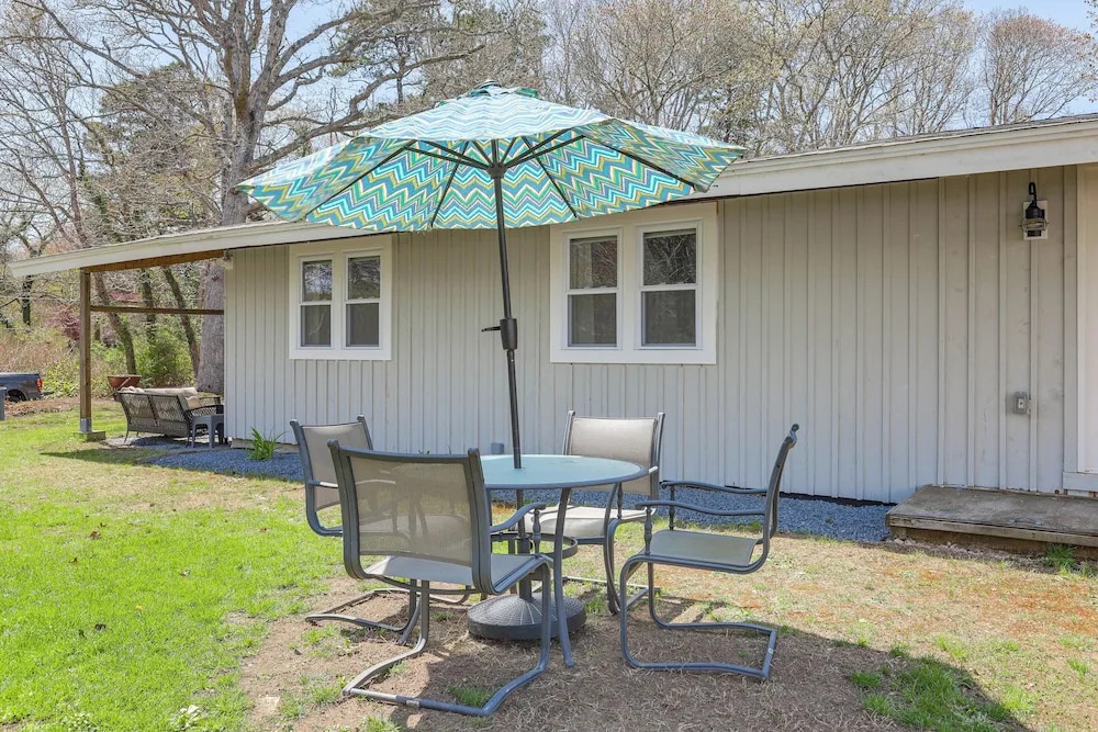 Steps to Beaches & Main Street: Hyannis Retreat