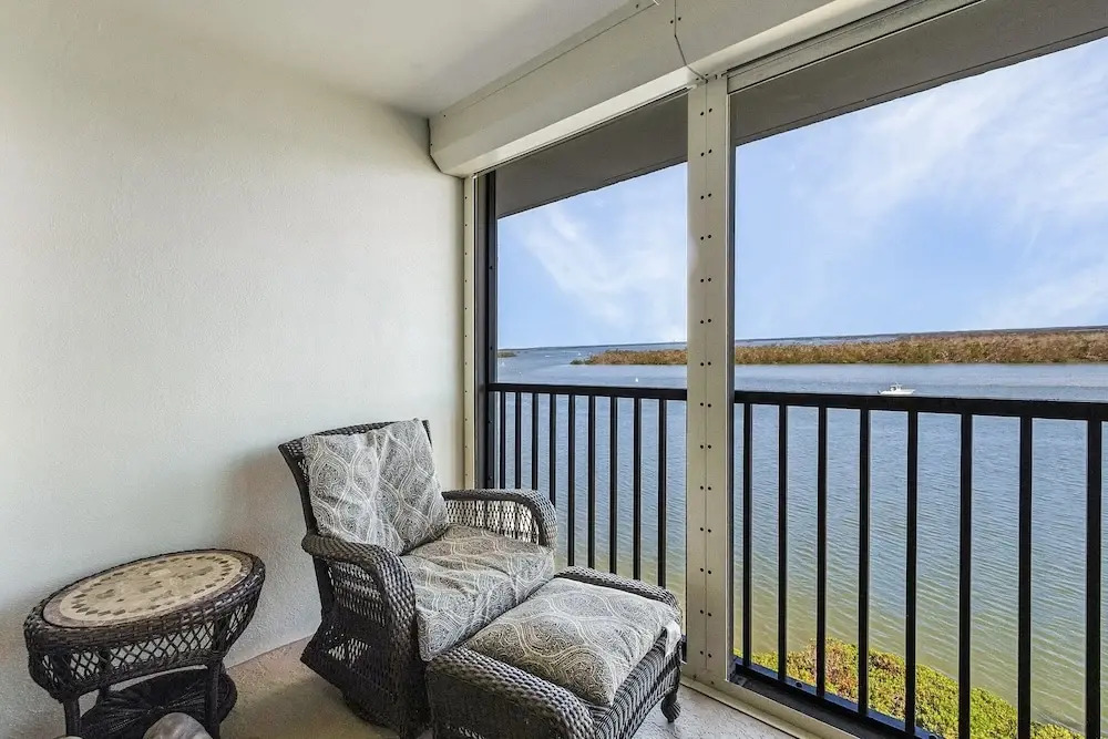 The Palms Of Bay Beach #5d 2 Bedroom Condo