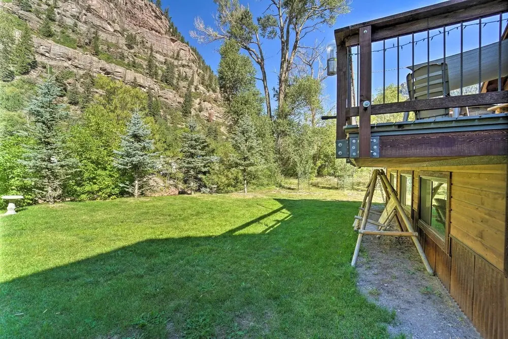 Updated Mtn Home w/ Deck on Uncompahgre River