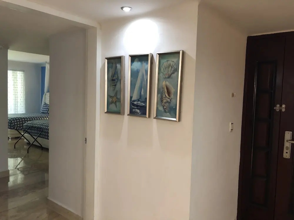 Lovely Luxury Home Near the Beach, 10 ppl