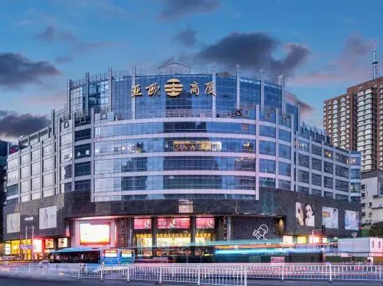 Asia Europe Hotel (Lan Da Er Yuan Branch, Xiguan Metro Station)