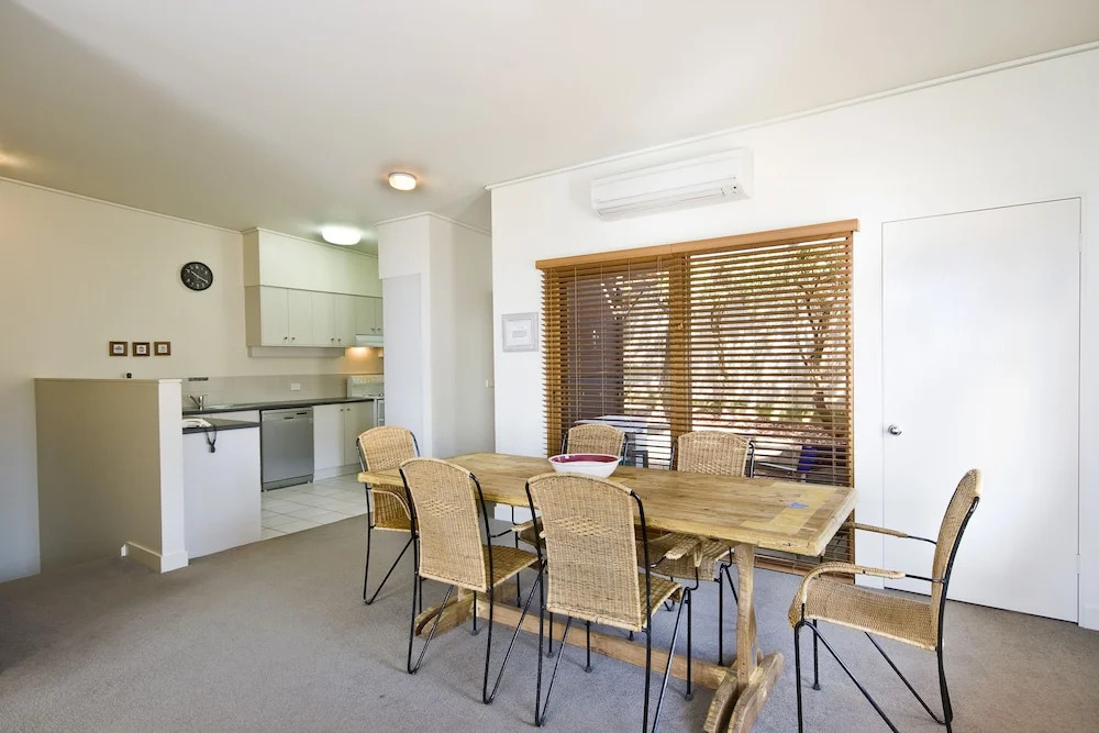 Lornebeach Apartments