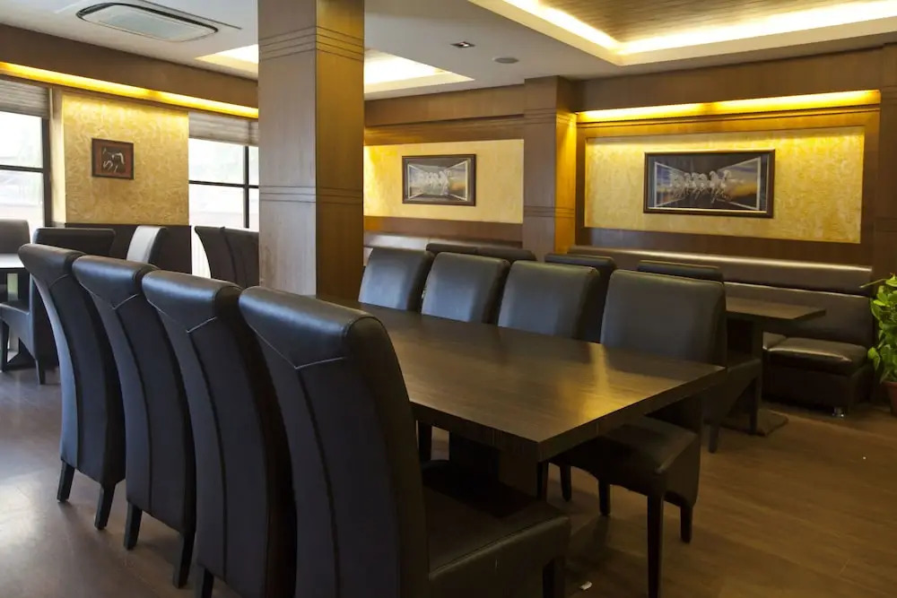 OYO 383 Hotel Divine Paradise