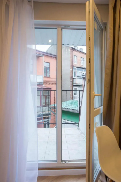 Studio near metro Yaroslava Mudroho, Universytet - Mykoly Khvylovoho str 5-3