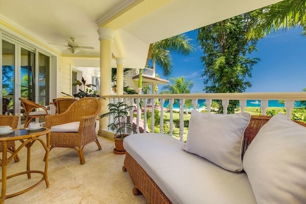 Hispaniola Beach B-6