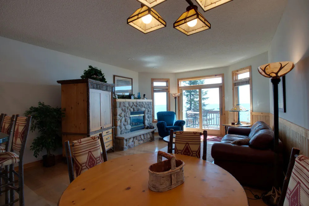 Cove Point Lodge