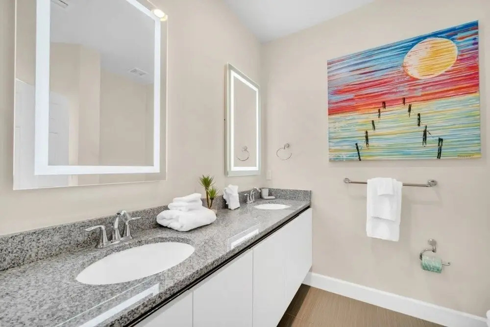 3 Bedroom Modern Town Home With Pool Near Disney! 3 Townhouse by Redawning