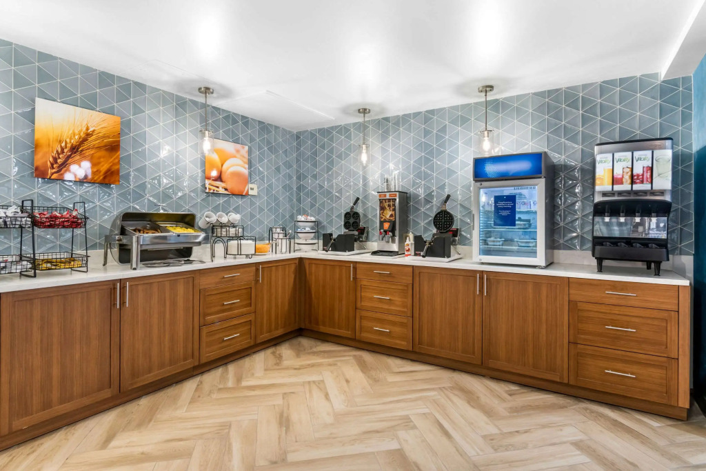 Comfort Inn & Suites York North