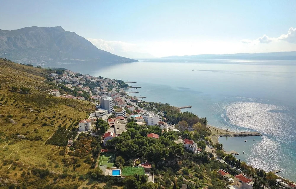 Amazing Apartment in Duce With Wifi and 3 Bedrooms