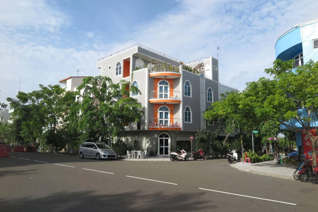 Le Vieux Nice Inn