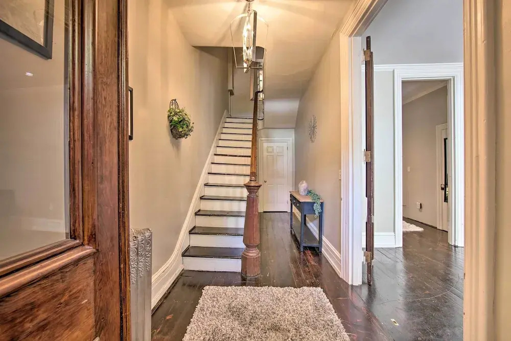 1 Mi to Dtwn: Historic Harrisburg Home
