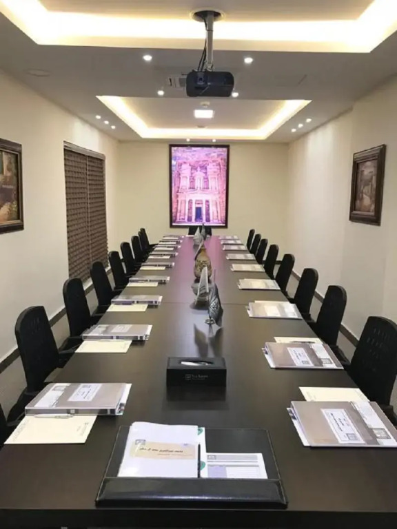 Tilal Almadina Hotel & Suites