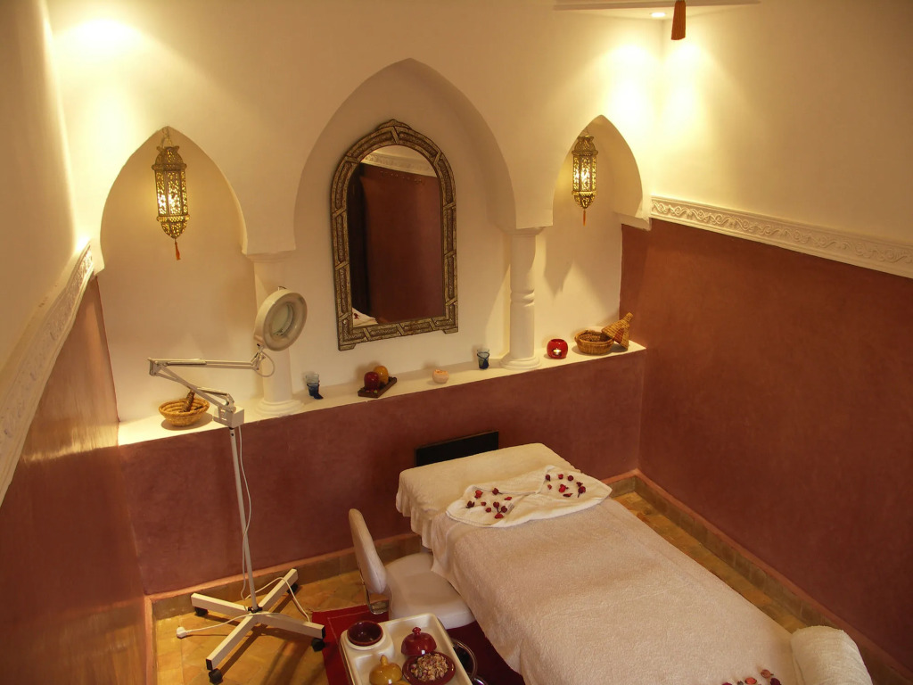 RIAD ELNOUJOUM