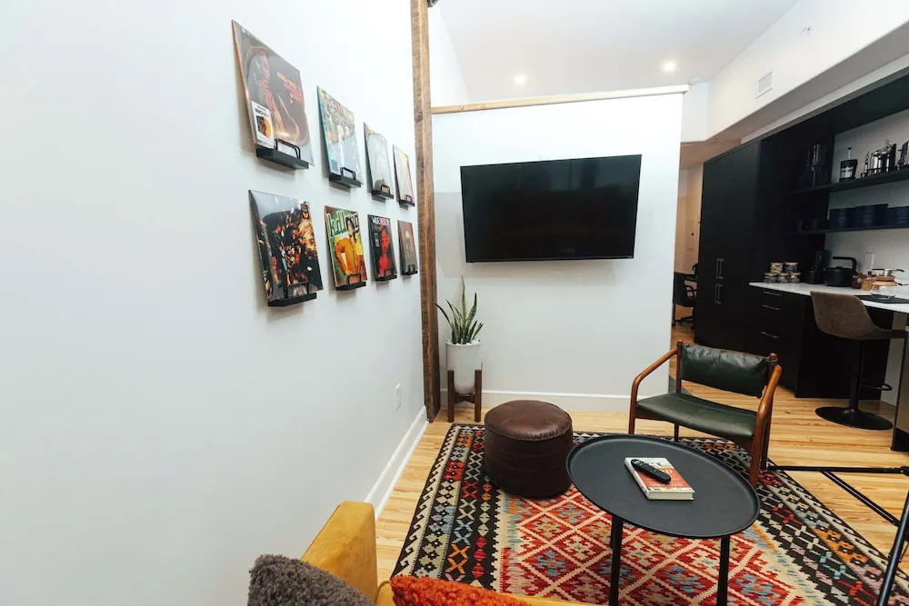 Loft 305 - The William - Atrium - Live Work Walk