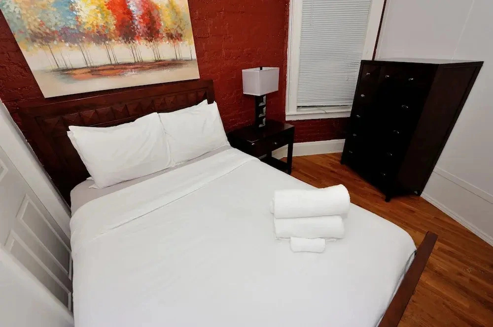 440 W 45Th #3E. 170 - 2 Br Apts
