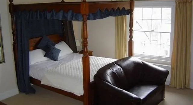 The Ship Inn - Self Catering Accommodation