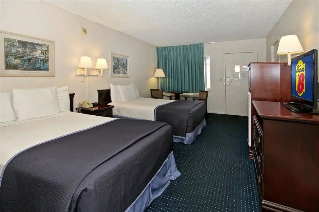Super 8 by Wyndham Kissimmee