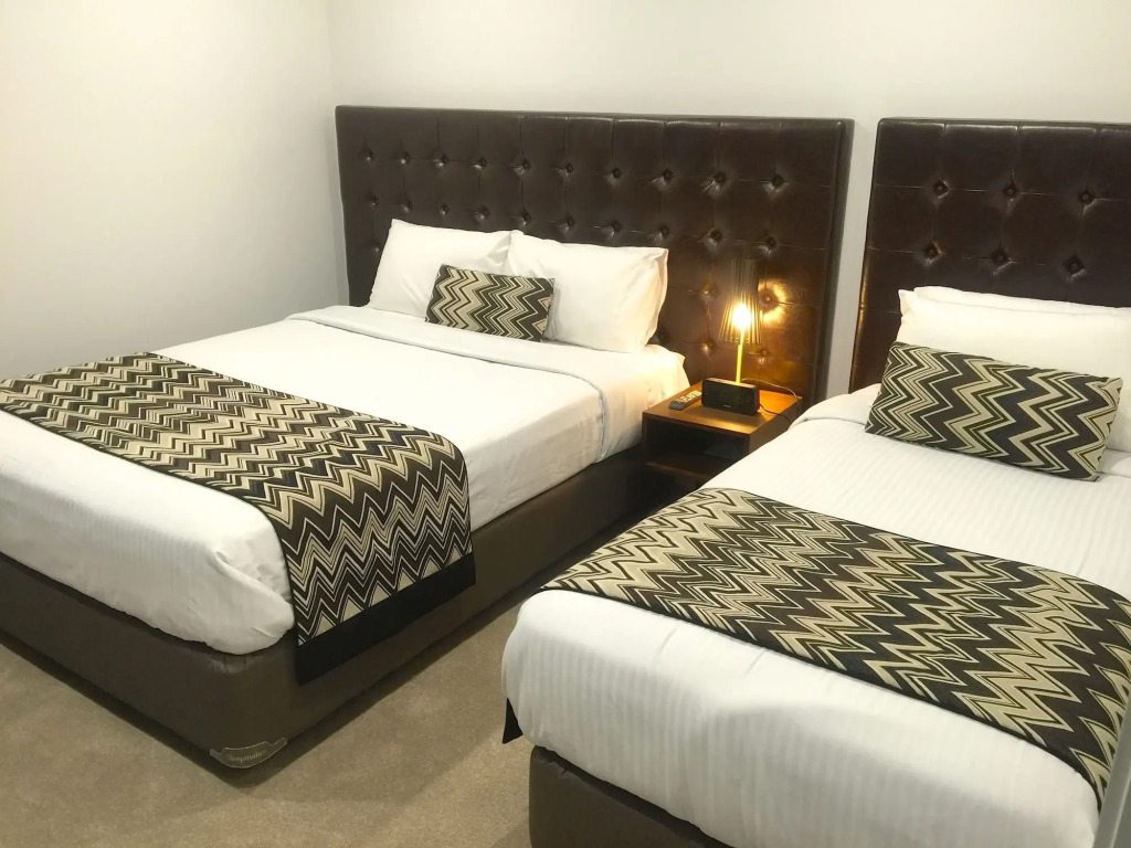 Whitehorse Apartments Hotel