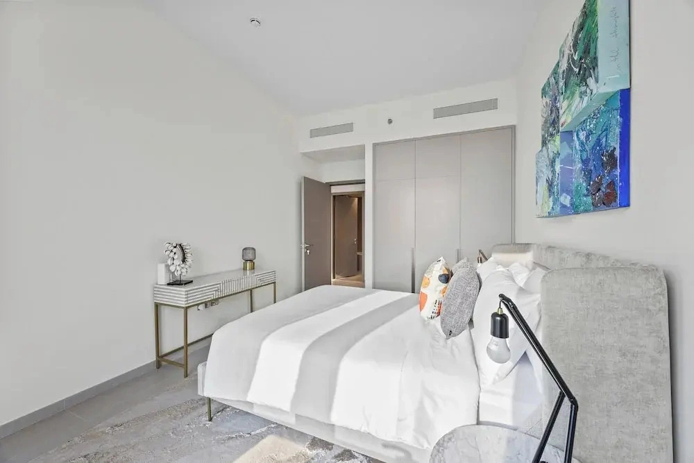 Luxury City Stay Near Mall and Pool