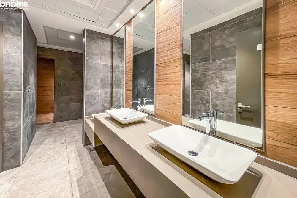 Lake View Luxurious Studio Bnbmehomes